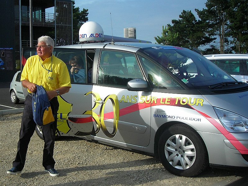 2011-07-05 21 Poupou en jaune.JPG